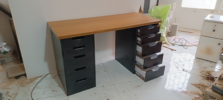 رنگ توسی با صفحه قهوهای