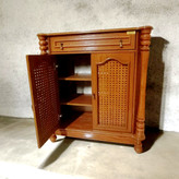 دارای دوطبقه و سه تا فضا