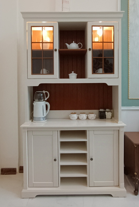 یه کافه بار خانگی مناسب برای فضای داخلی منزل و مغازه